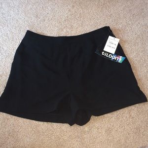 Black high wasted loose shorts