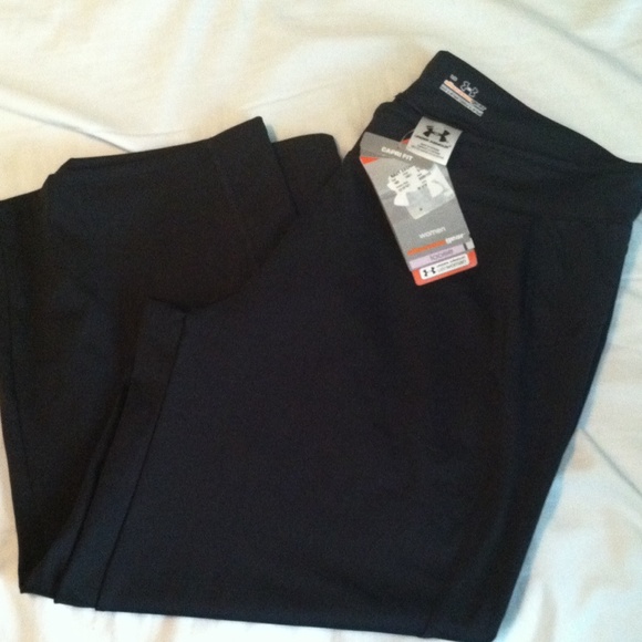 NWT Black Under Armour capris