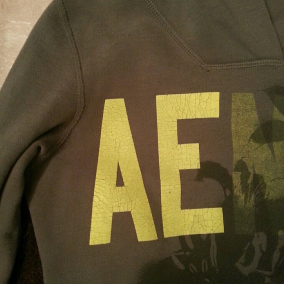 AE Pullover - Picture 2 of 2