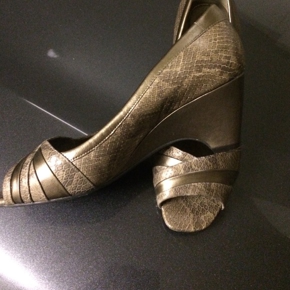 Wedges by Easy Spirit - Picture 2 of 3