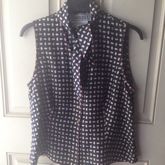 Sleeveless navy blue printed blouse