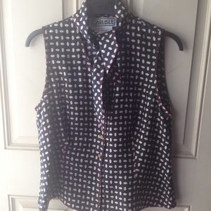Sleeveless navy blue printed blouse