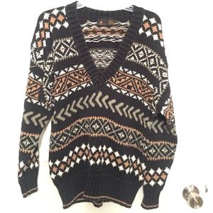 Liz Sport v neck brown, gray, white and black L