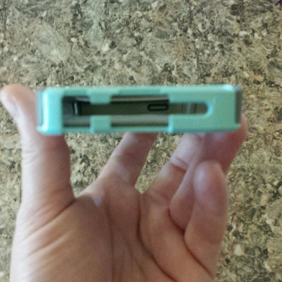 Otterbox Commuter iPhone 5 - Picture 3 of 3