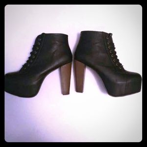Lita style black booties