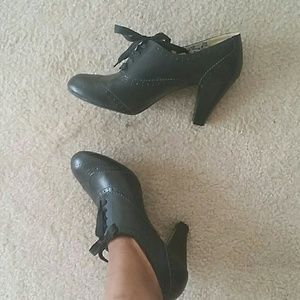 Oxford lace up shootie shoes