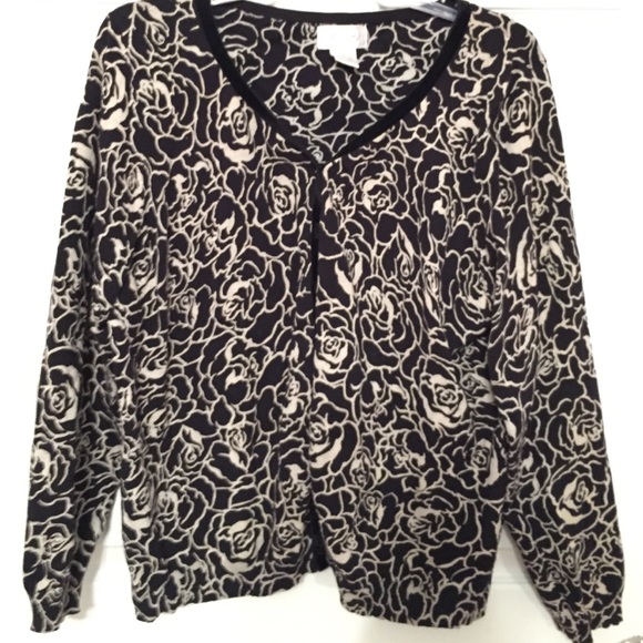 Black button up sweater XL flower print-3/4 sleeve