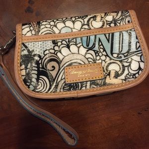 New without tags Dooney & Bourke wristlet