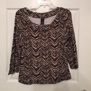 L Scoop neck with gold buckle animal print top