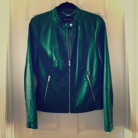 🍀Pop of Green!🍀 Faux Leather Moto Jacket