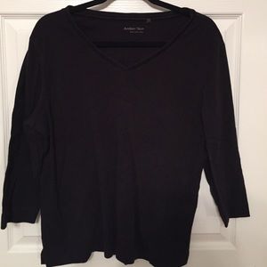 Comfy Black XL v neck 3/4 sleeve tee
