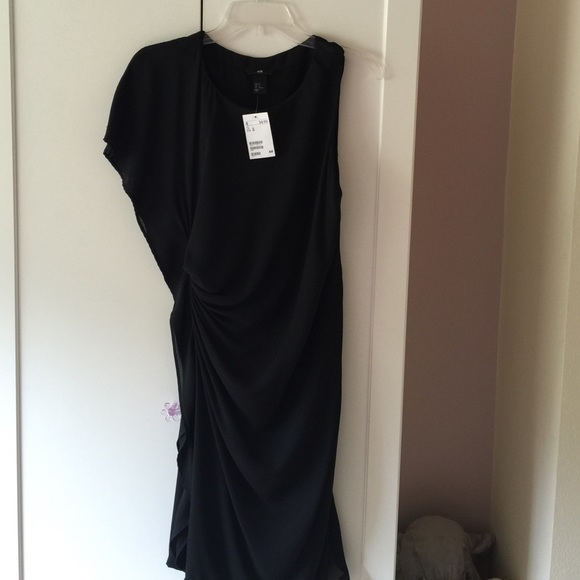 Very Cute Black Cocktail Dress Size 12!