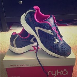 Tennis shoes rykä!!