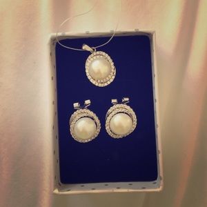 silver pearl earrings and pendant set