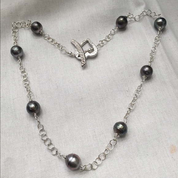 Tahitian pearl necklace