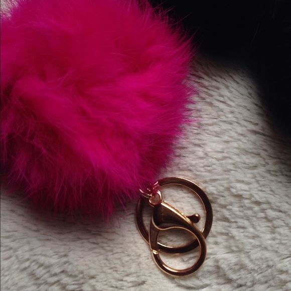 Accessories - Fur Poofs / Pouf Puff Accessories - Fur Poofs / Pouf Puff