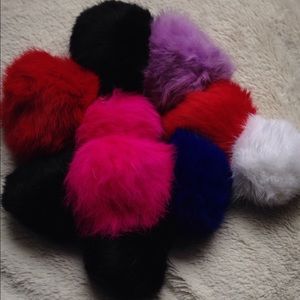 Accessories - Fur Poofs / Pouf Puff Accessories - Fur Poofs / Pouf Puff