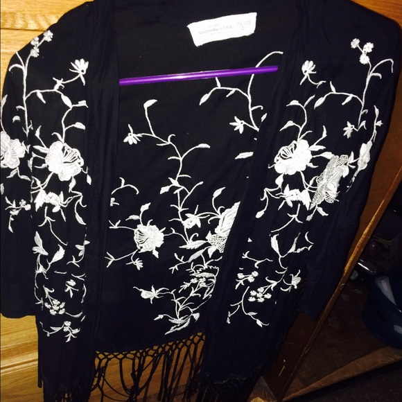 Abercrombie & Fitch kimono