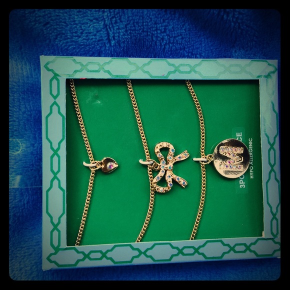 3 piece necklace heart bow and M pendants - Picture 1 of 1