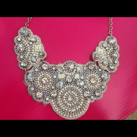 Statement necklace