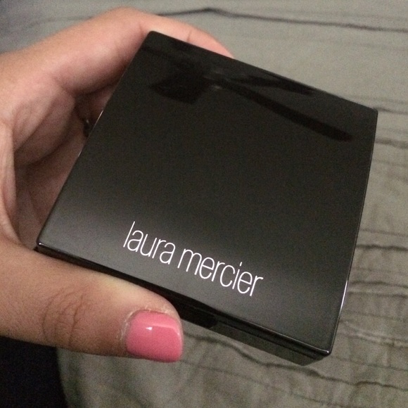 Laura mercier setting powder