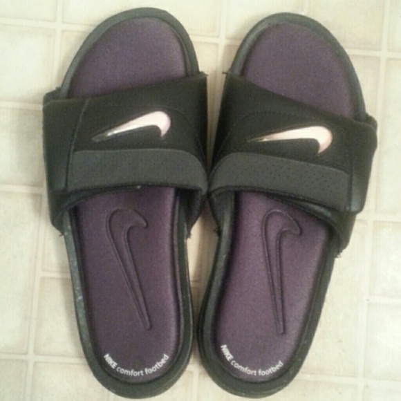 Youth size 5 nike slides
