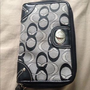 Wallet w/ phone holder