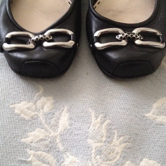 Coach flats
