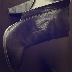 Qupid Black Short Leather Booties