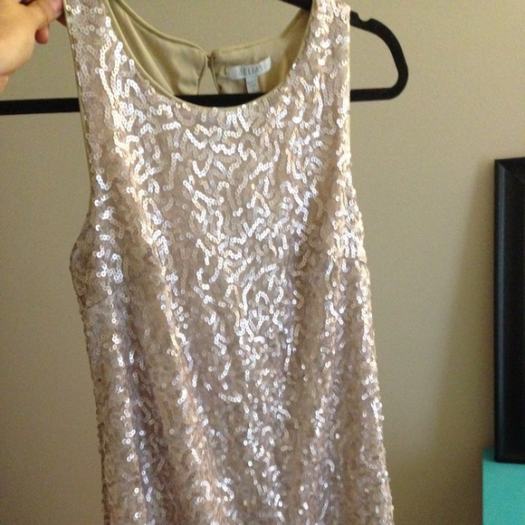 Short elegant sparkly dress - Picture 1 of 2