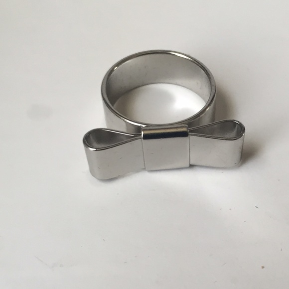 Silver bow ring