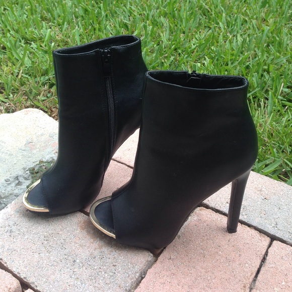 Black open toe heels