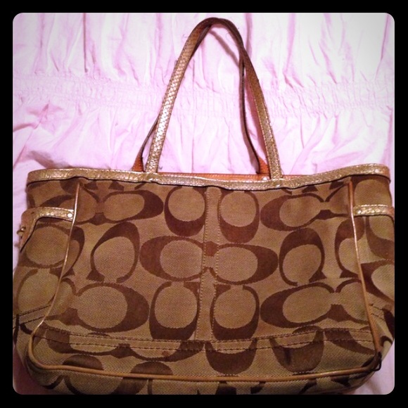 Gently loved Coach - Picture 1 of 4