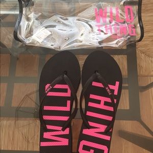 Pink Victoria's Secret black flipflops w/clear bag