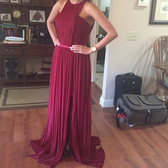 Stunning red prom dress - Picture 2 of 3