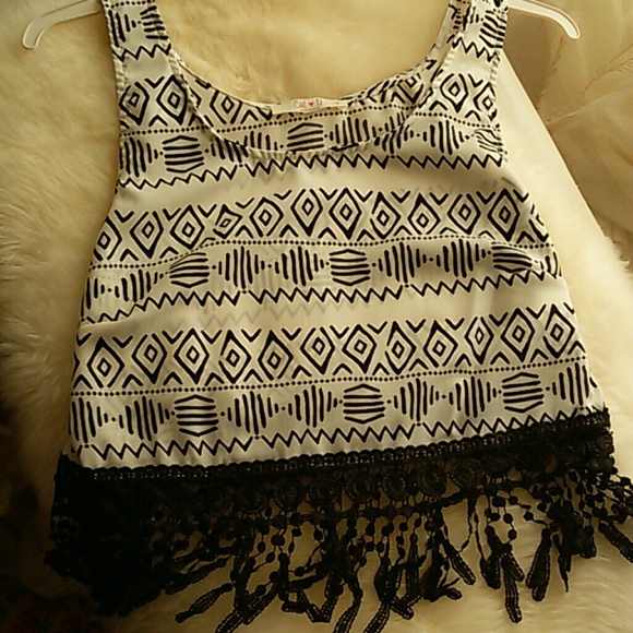NWOT Fringe Cropped Top - Picture 2 of 3