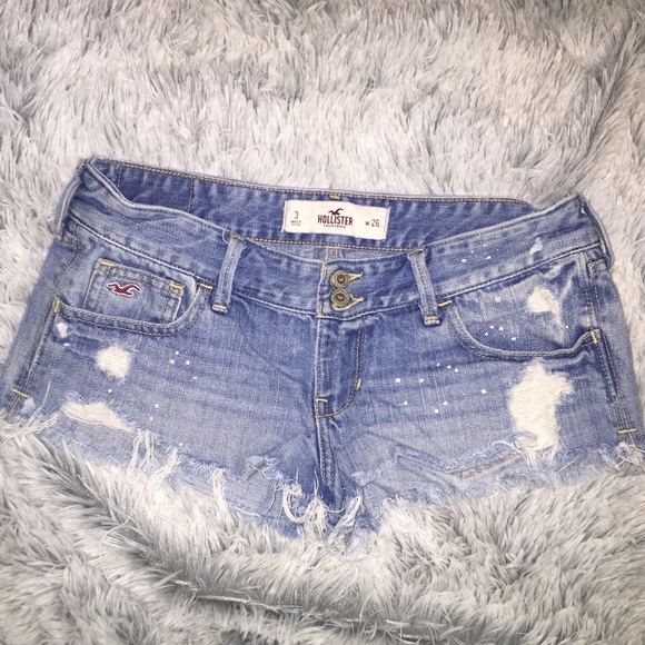 Hollister Pants - 🚫SOLD🚫Distressed Jean shorts