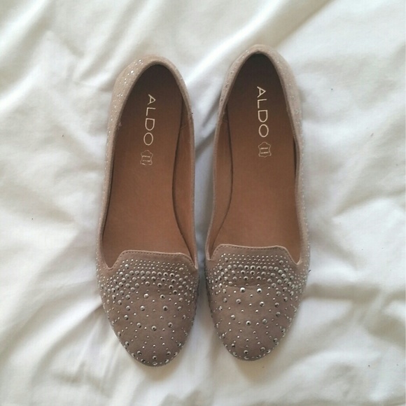 ▪ new ▪ studded loafers