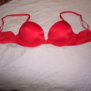 Red Cosmopolitan Push up bra