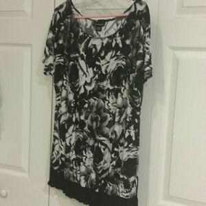 Beautiful black and white floral pattern. 18/20