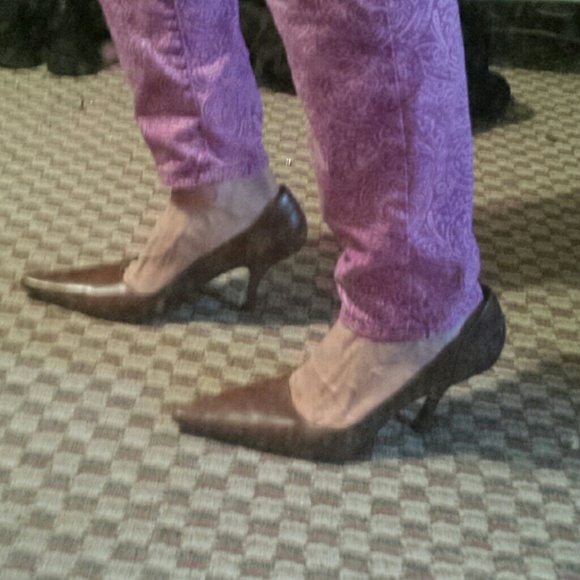 Heels. Bc of pointed toe they fix more like an 8..