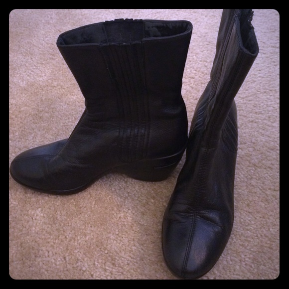 Cole Haan Black Leather Booties(19)