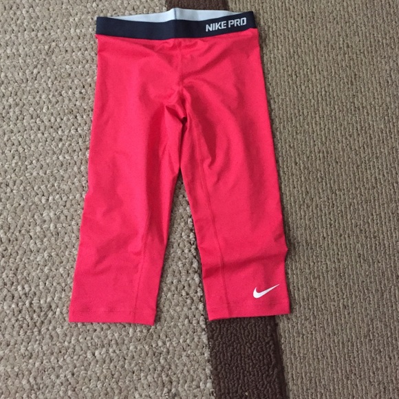 Pink Nike Pro Capris