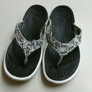 Crocs Bandana Fabric Flip Flops Size 8