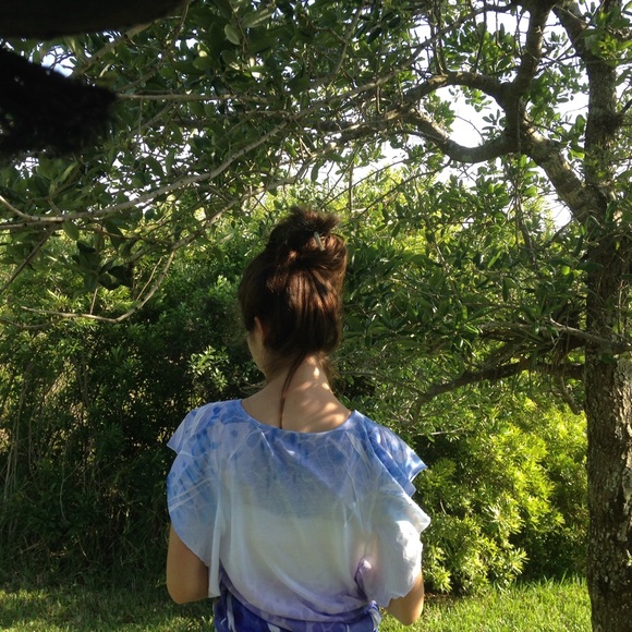 Blue flower top - Picture 4 of 4