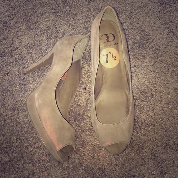 Kelsi Dagger high heels