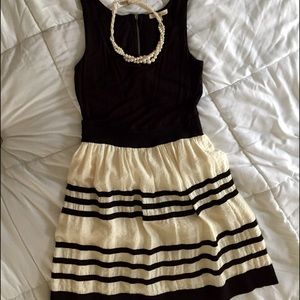 RESERVED black and cream fit and flare dress 👗