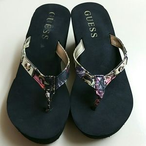 Guess Flip Flops with Multi Colored Straps Size 8