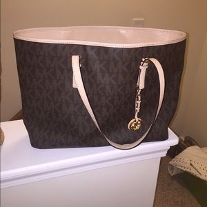 Michael kors purse