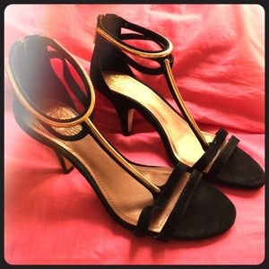 FINAL SALE!!! Vince Camuto Suede Kitten Heels